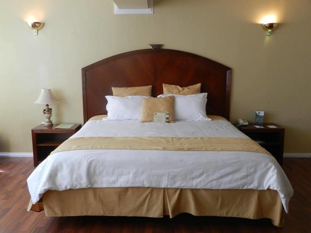 Hotel Libertador Лоха Экстерьер фото