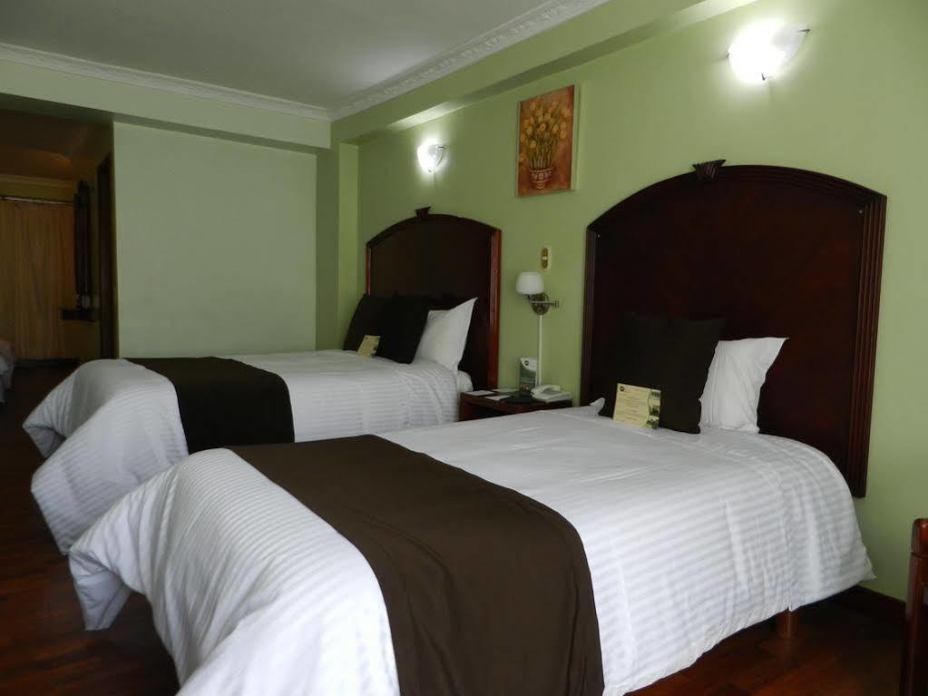 Hotel Libertador Лоха Экстерьер фото