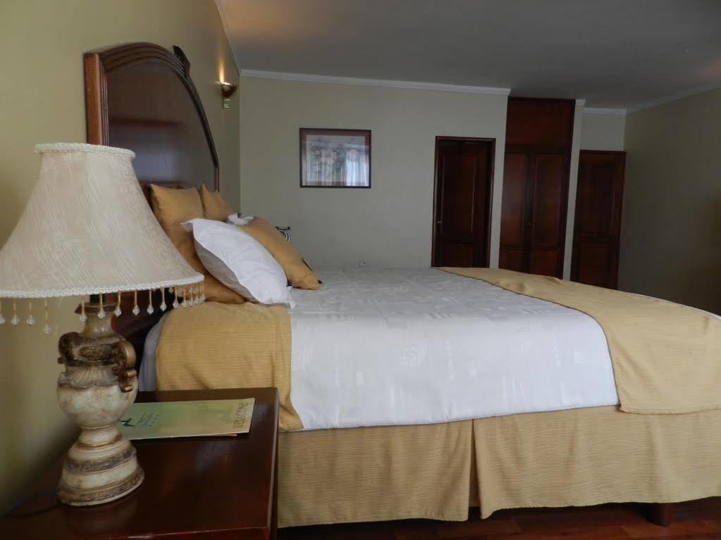 Hotel Libertador Лоха Экстерьер фото