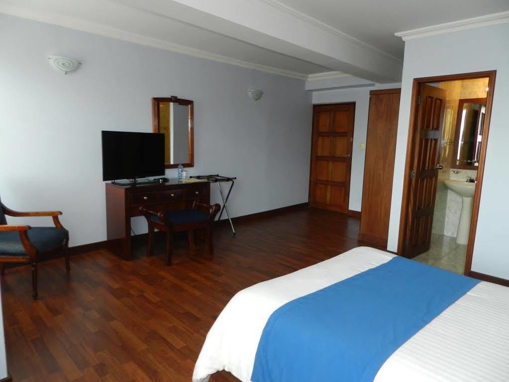 Hotel Libertador Лоха Экстерьер фото